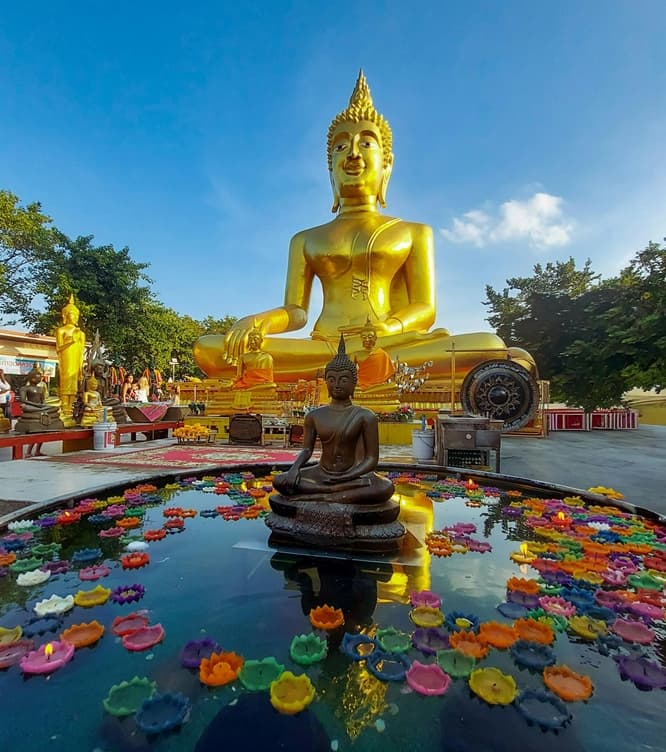 Big Buddha Wat Phra Yai & Lotus Candle Shrine